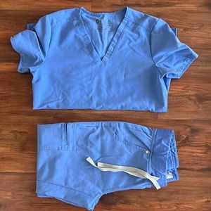 FIGS Ciel Blue Scrub set- Zamora Jogger, Casma 3- pocket scrub top